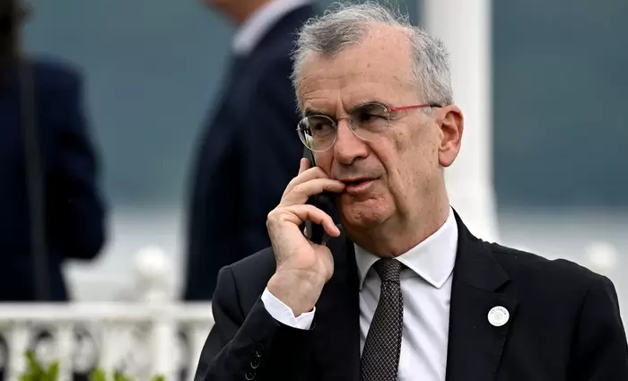 Τράπεζα Γαλλίας: «Βλέπει» ανάπτυξη 0,7% για το 2025 – Αναθεωρεί ανοδικά τις προβλέψεις