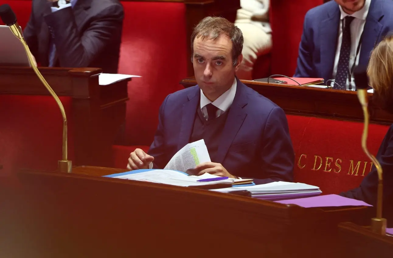 Γαλλία: Τελειώνει ο χρόνος για τον προϋπολογισμό - Χάνεται η προθεσμία για την ψήφιση του πρώτου μέρους