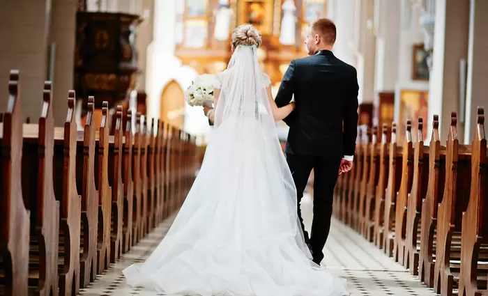 Πότε θα επιτραπούν οι γάμοι και οι δεξιώσεις