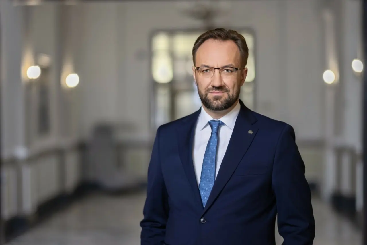 Σίμκους (ΕΚΤ): Αρκετά ξεκάθαρες οι αποφάσεις για τα επιτόκια