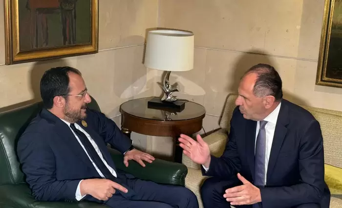Συνάντηση Χριστοδουλίδη-Γεραπετρίτη: Το Κυπριακό στο επίκεντρο