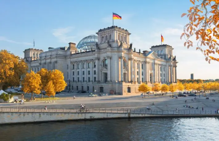 DIW: Η γερμανική οικονομία θα βυθιστεί σε ύφεση