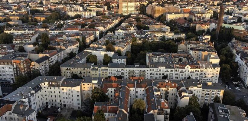 Ε.Ε.: Οι τιμές στέγης μειώθηκαν για πρώτη φορά σε διάρκεια δεκαετίας
