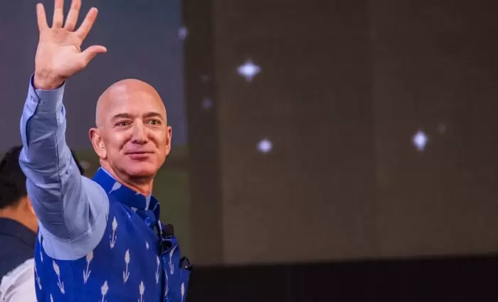 Τέλος εποχής στην Amazon! Ο Bezos 