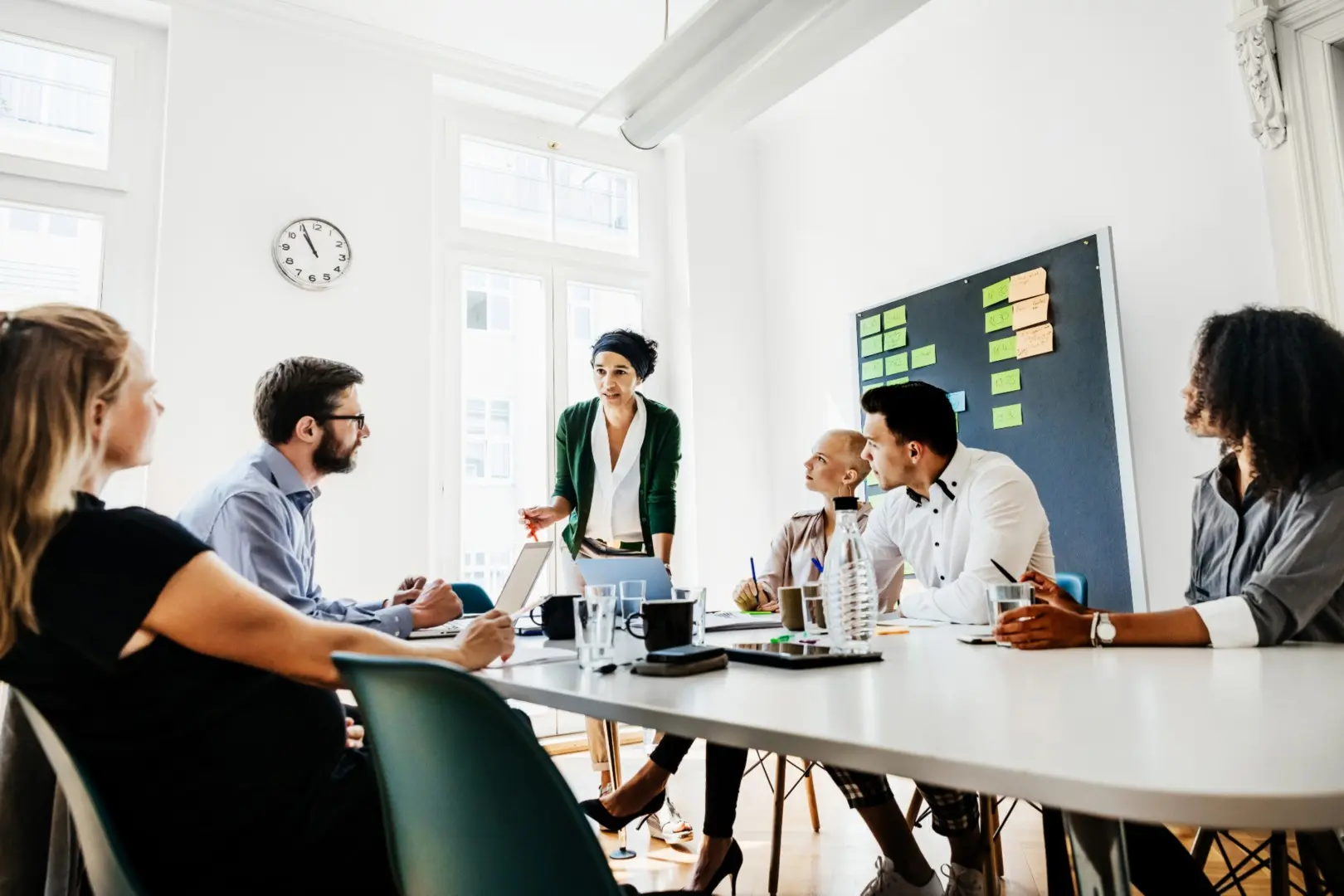 Έρευνα EY: Το 43% των εργαζόμενων παγκοσμίως έτοιμοι να εγκαταλείψουν τις θέσεις εργασίας τους, για καλύτερες αμοιβές, εξέλιξη και ευελιξία