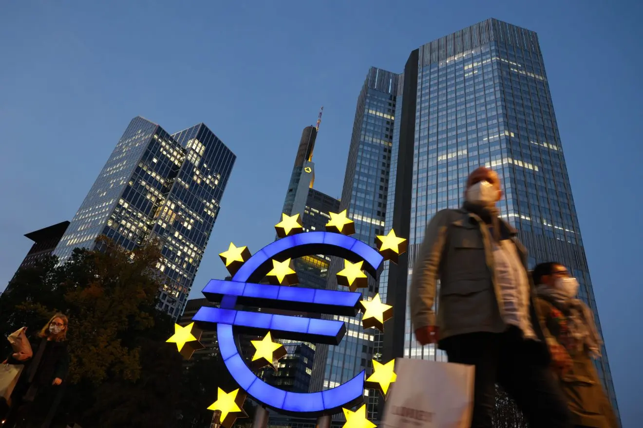 ΕΚΤ: Τερματίζει τις καθαρές αγορές περιουσιακών στοιχείων τον Μάρτιο