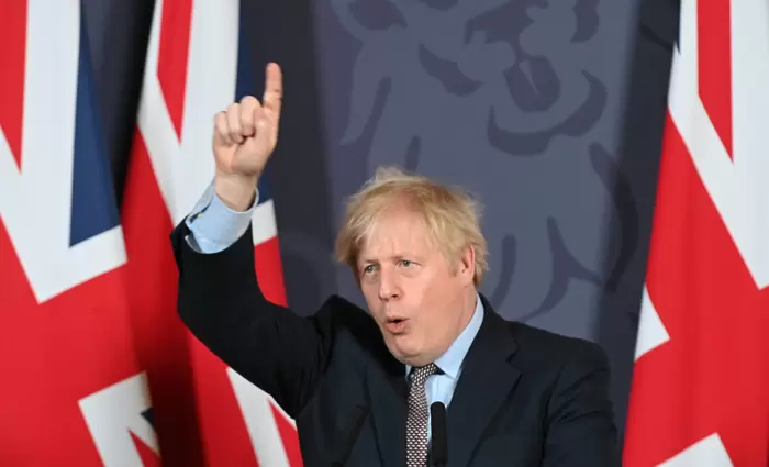 FT: Η πύρρειος νίκη του Boris Johnson με το Brexit