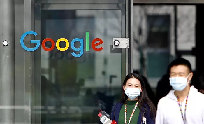 Η Google αποφάσισε άδειες άνευ αποδοχών σε ανεμβολίαστους υπαλλήλους