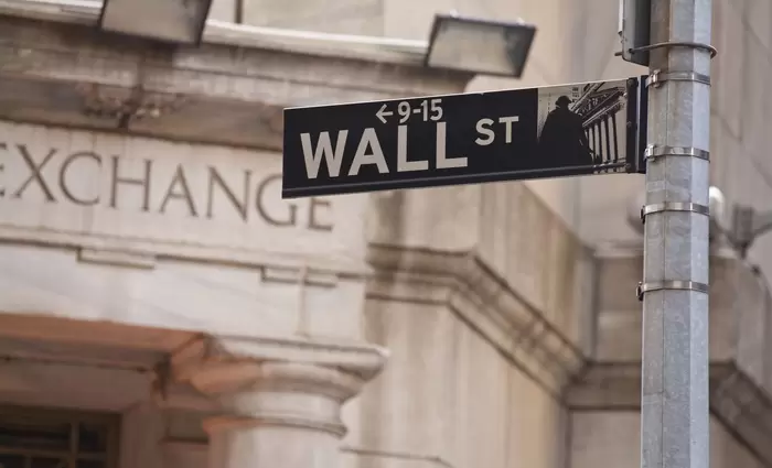 Wall Street: «Άσχημα» μηνύματα από τη Fed οδήγησαν σε πτώση