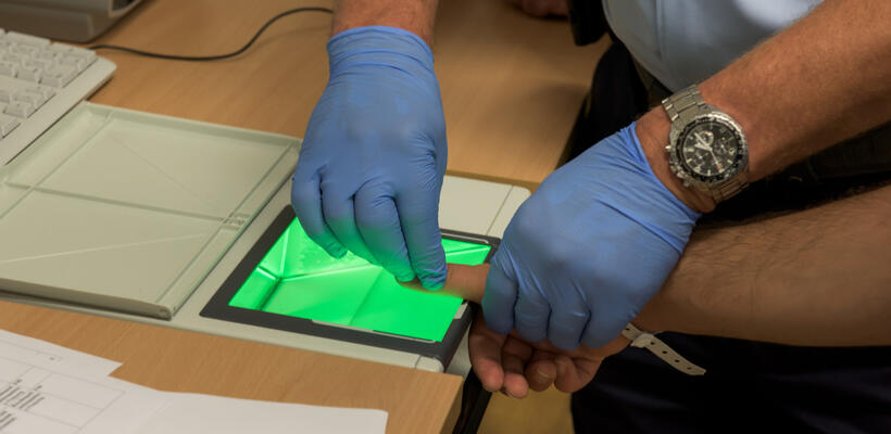 Ιταλία: Οι δημόσιοι υπάλληλοι θα δίνουν δακτυλικά αποτυπώματα κάθε μέρα