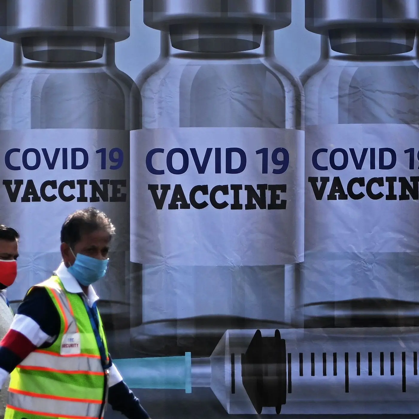 FT: Ο αγώνας ταχύτητας μεταξύ εμβολίων και μεταλλάξεων (video)