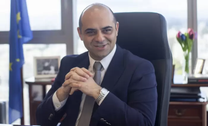 Ικανοποίηση Υπουργού Εργασίας για υπερψήφιση αύξησης άδειας μητρότητας