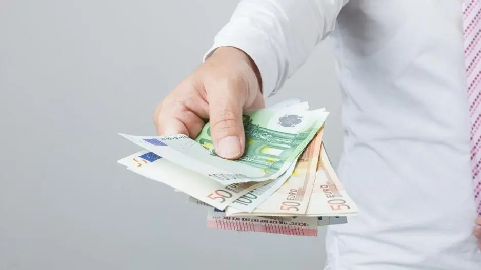 Το Υπουργείο Ενέργειας προκηρύσσει νέα σχέδια για επιχειρήσεις