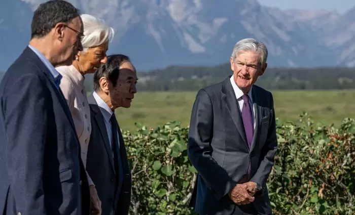 «Παράθυρο» για μείωση επιτοκίων από τον Πάουελ στο Τζάκσον Χολ