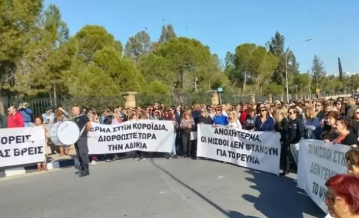 Αποκόπτουν φώτα Καλησπέρα τη Δευτέρα λόγω χαμηλόμισθων