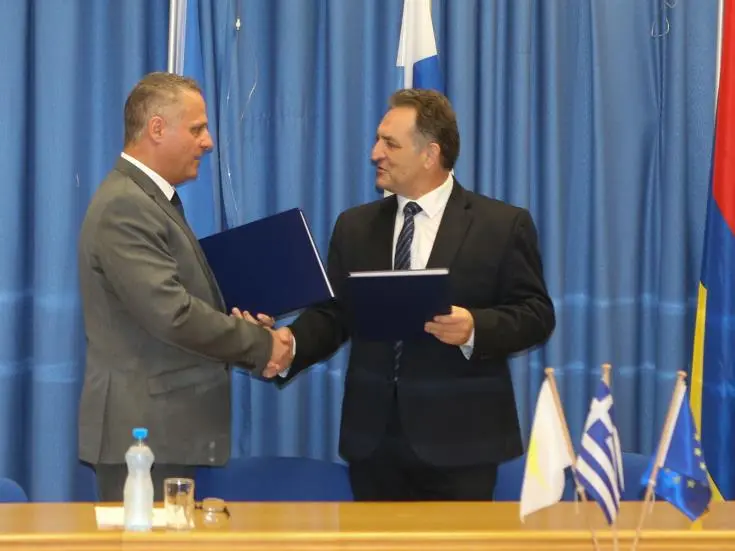 Ολοκληρώθηκε η συμφωνία εγκατάστασης φωτοβολταϊκών στα σχολεία