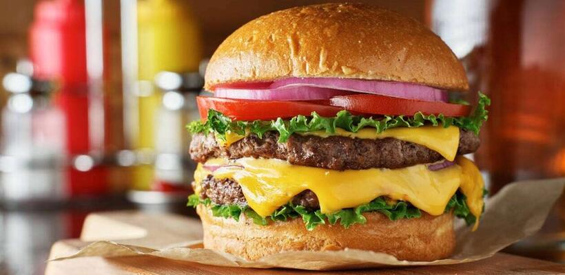 H τεχνητή νοημοσύνη στην υπηρεσία των χάμπουργκερ