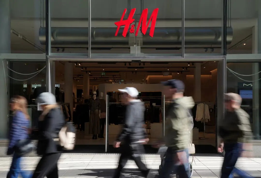 H&M: Αύξηση κερδών στο γ΄ τρίμηνο, προειδοποίηση για δασμούς στις ΗΠΑ