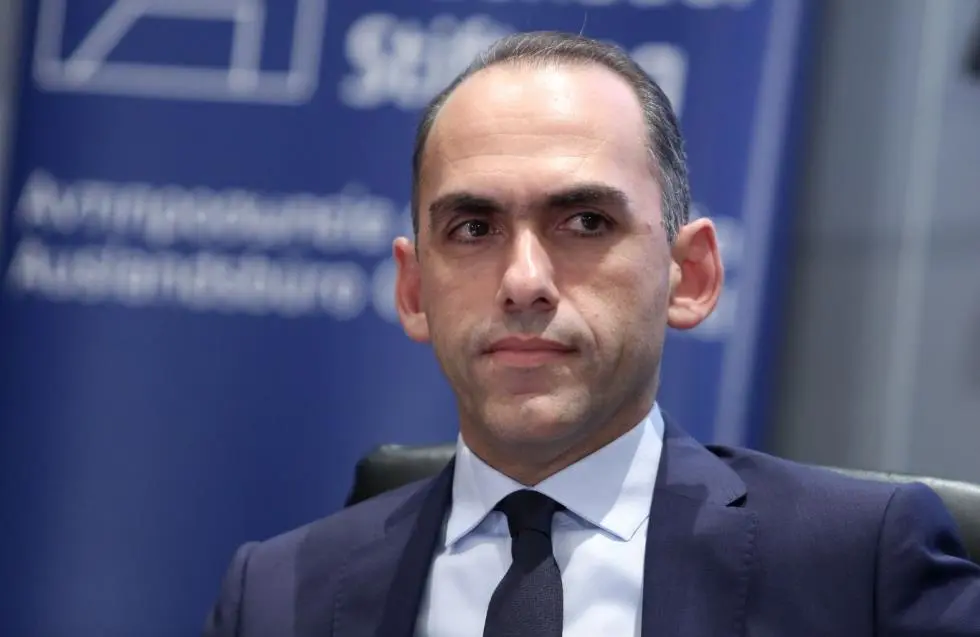 Επιφυλάξεις για ξεπάγωμα 2000 θέσεων στο δημόσιο, εξέφρασε ο Χ. Γεωργιάδης