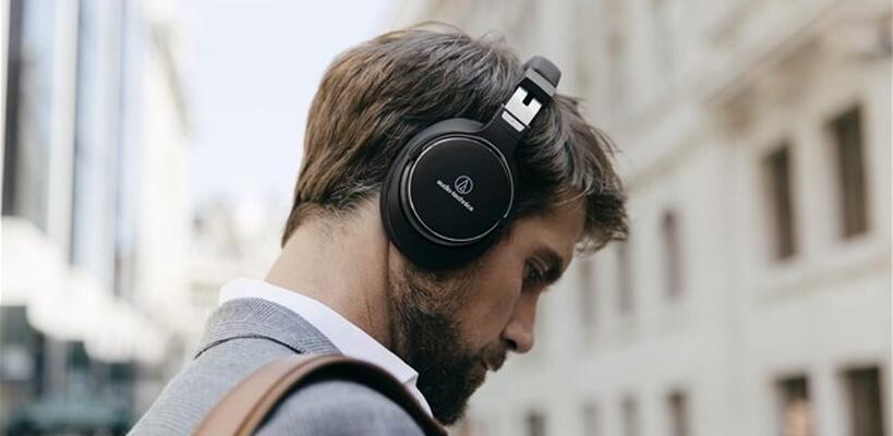 Πως τα ακουστικά επηρεάζουν το μέλλον της μουσικής βιομηχανίας