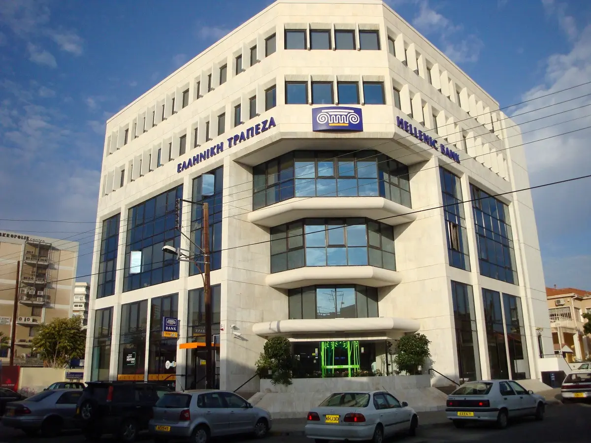 ΥΠΟΙΚ: Πωλεί τις μετοχές του Κράτους στην Ελληνική Τράπεζα