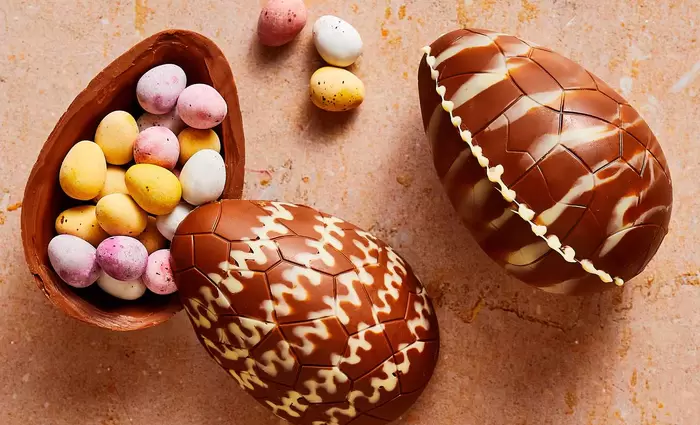 H ακρίβεια συρρικνώνει (και) τα πασχαλινά αυγά - Ο ρόλος των τιμών του κακάο