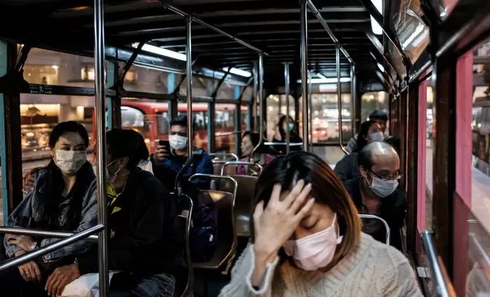 Χονγκ Κονγκ: Οι πολίτες ξεπουλάνε ρούχα και κοσμήματα λόγω κρίσης