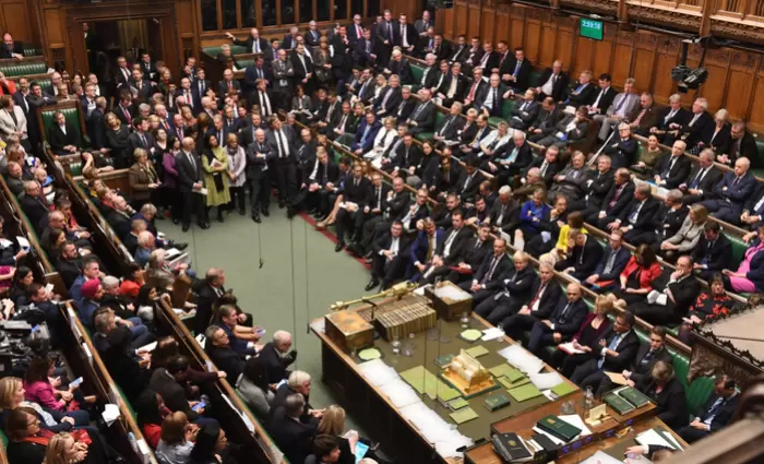 ΗΒ: Εγκρίθηκε από τη βουλή το νομοσχέδιο του Brexit