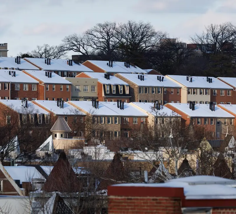 Αγορά σπιτιού στα 40: Πώς η νέα γενιά και στις ΗΠΑ χάνει το όνειρο της ιδιοκτησίας