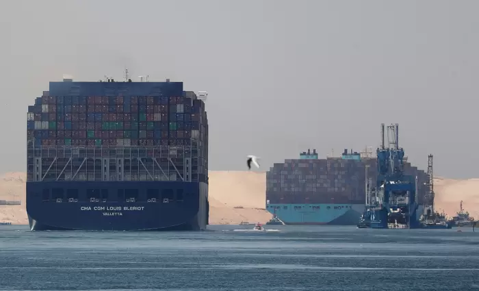 Goldman Sachs: 2 λόγοι που οι επιθέσεις των Χούθι δεν θα εκτινάξουν τον πληθωρισμό