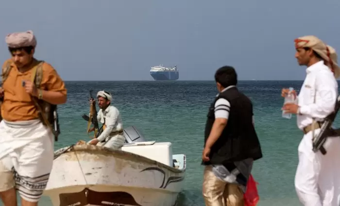 Οι Χούθι «πυρπολούν» το παγκόσμιο εμπόριο