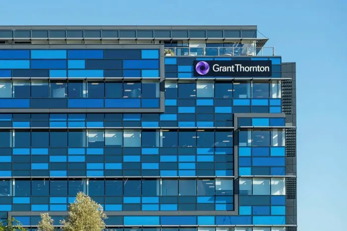 Η Grant Thornton 