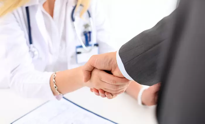 Ζητούν την ένταξη των Ιατρικών Επισκεπτών στο Σχέδιο Μερικής Αναστολής Εργασιών