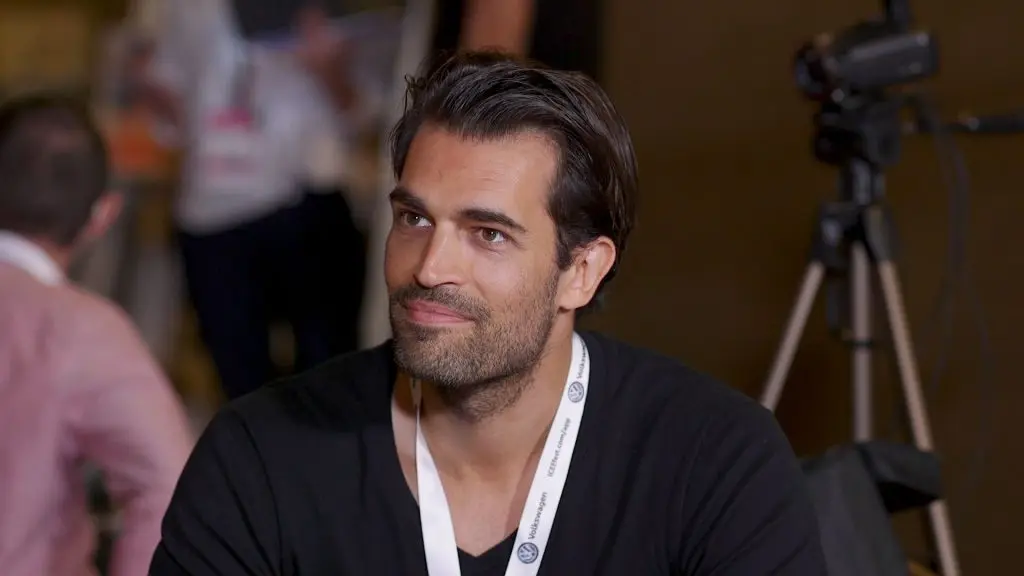 Alex Khan: Ο κόσμος εστιάζει πολύ στα likes και τα comments