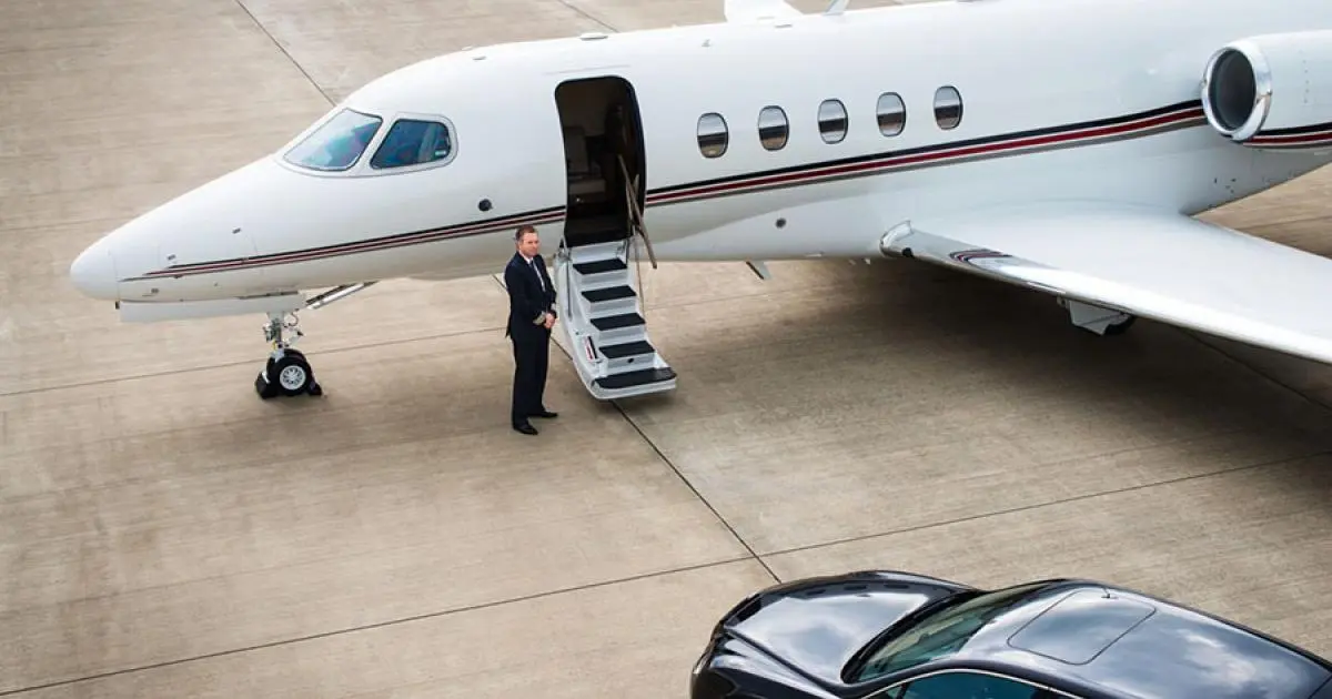 «Έχω και… τζετ, πάμε μια βόλτα;»