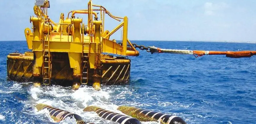 Bloomberg: Συμφωνία ΑΔΜΗΕ με τη γαλλική Meridiam για το καλώδιο