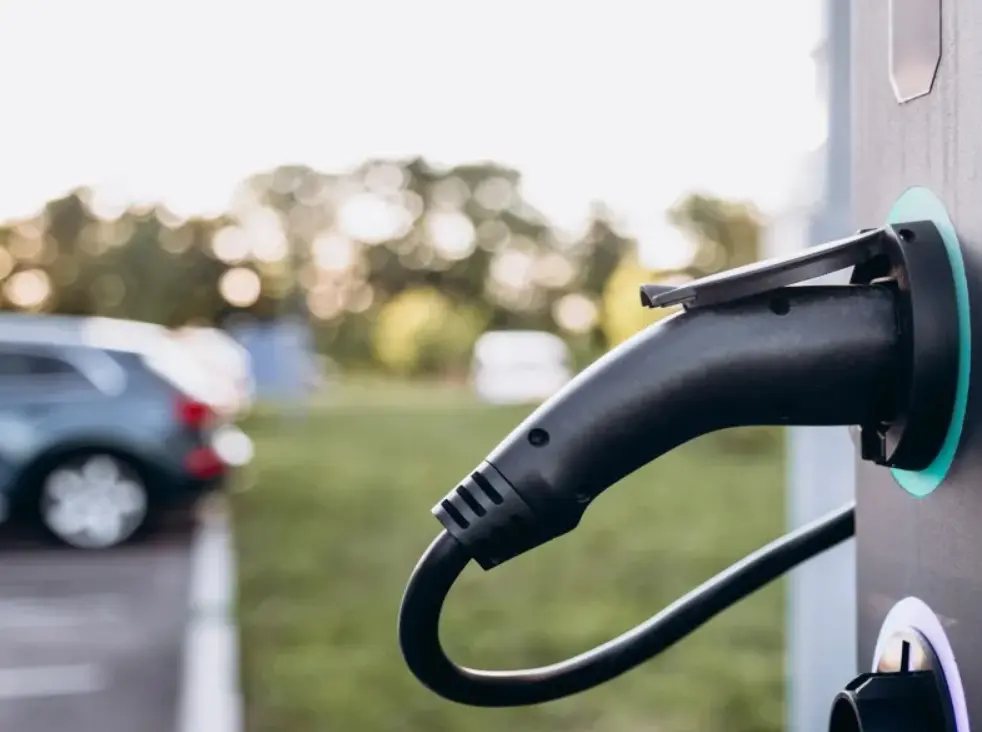 Ξανά διαθέσιμες 30 χορηγίες για μεταχειρισμένα ηλεκτρικά οχήματα