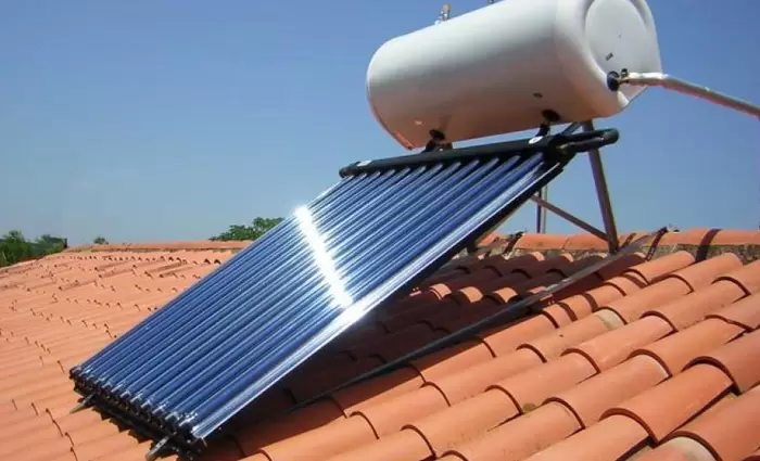 Έρχονται χορηγίες για ηλιακά συστήματα για ζεστό νερό - Τα ποσά και οι δικαιούχοι