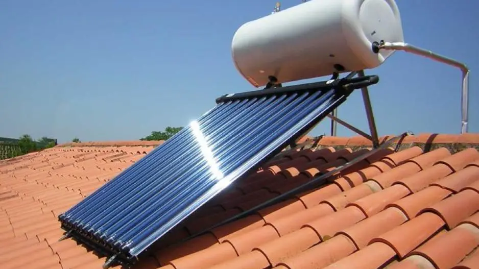 Έρχονται χορηγίες για ηλιακά συστήματα για ζεστό νερό - Τα ποσά και οι δικαιούχοι