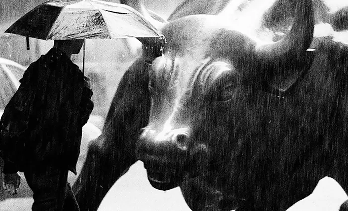 FT: Τι μπορεί να βάλει τέλος στην άνοδο των αγορών;