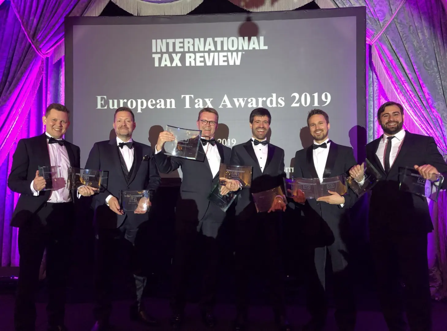 Η ΕΥ Κορυφαία Εταιρεία Παροχής Φορολογικών Υπηρεσιών