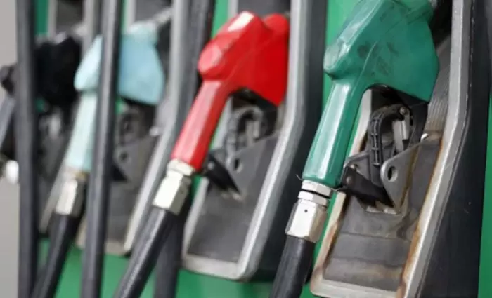 Πρατηριούχοι: Εβδομαδιαίες πλέον οι αυξήσεις στα καύσιμα