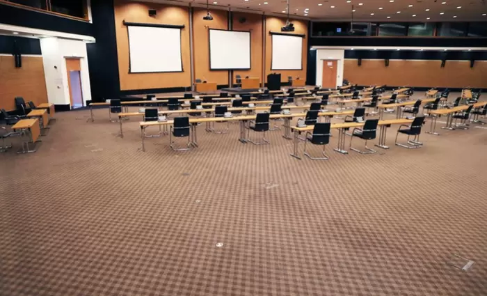 Η Βουλή θα κλείσει, οι Βουλευτές θα πληρώνονται