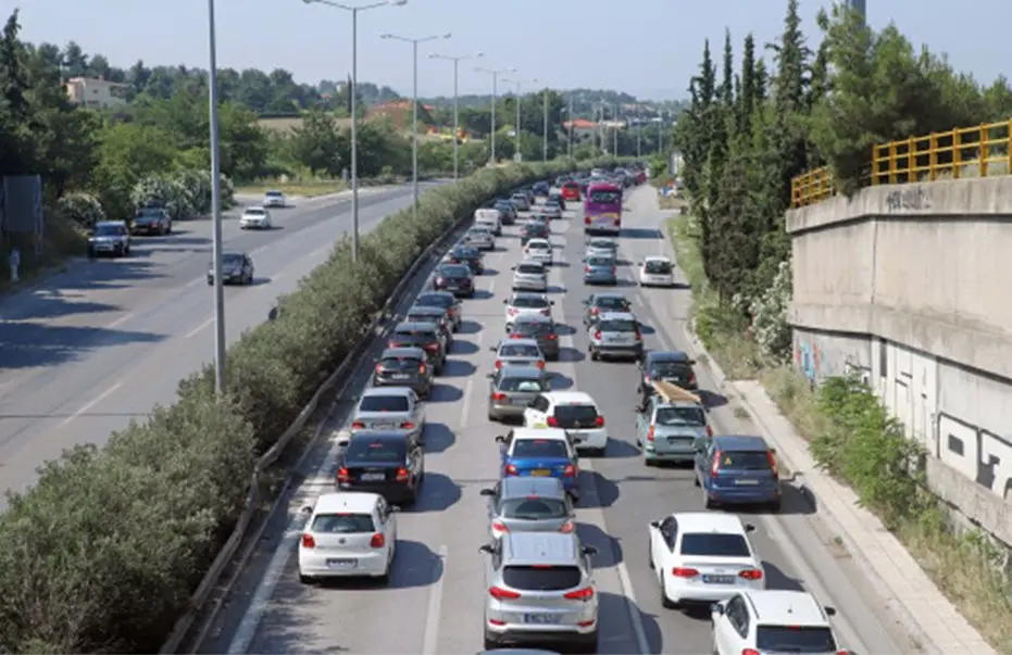 Οι χαλαρώσεις των μέτρων εκτίναξαν τις πωλήσεις καυσίμων στα πρατήρια