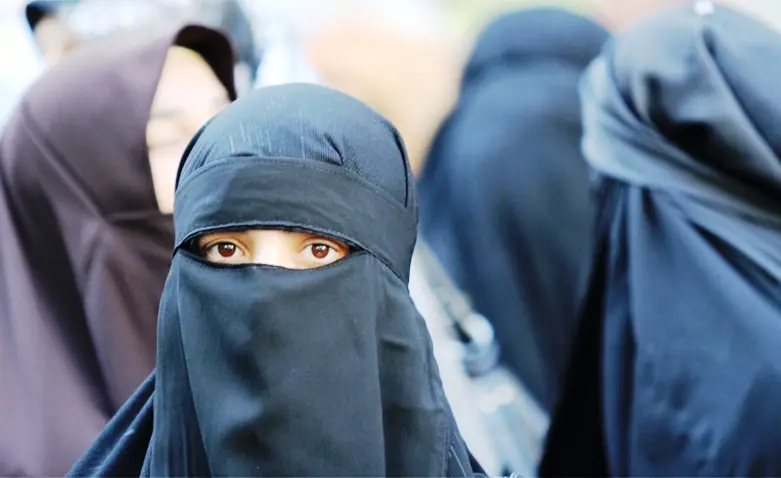 Ελβετία: Απαγορεύεται η μπούρκα σε δημόσιους χώρους από το 2025