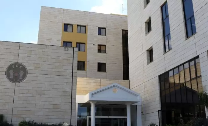 ΣΕΚ: Συγκροτημένη και συνολική φορολογική μεταρρύθμιση