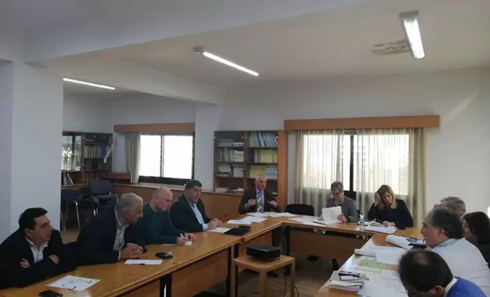 Αναπτυξιακά έργα υποδομής συζήτησαν Υπουργός Μεταφορών και Δήμαρχος Παραλιμνίου