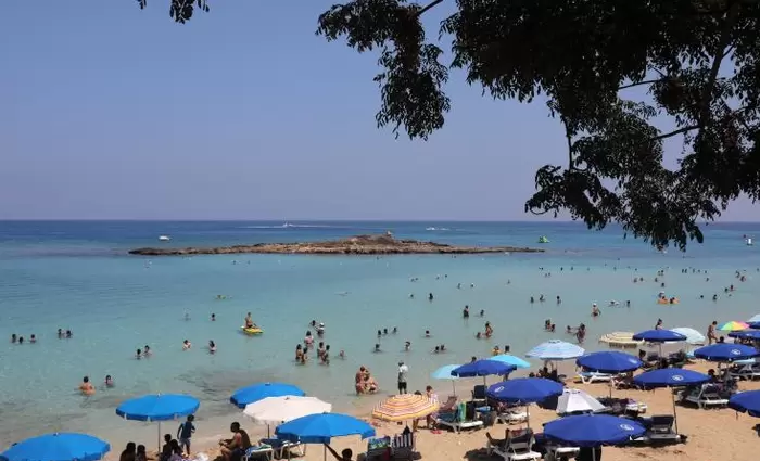 Η Κύπρος ψηλά στις επιλογές τουριστών - Ελπίδες για το... 2022