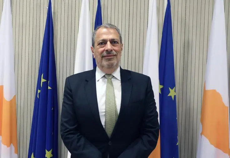 Αυτοί αποτελούν την διερευνητική επιτροπή για τις πολιτογραφήσεις