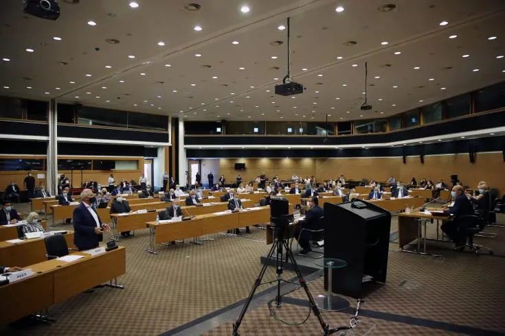 Πέρασε τελικά σειρά εναρμονιστικών νόμων για την ενέργεια